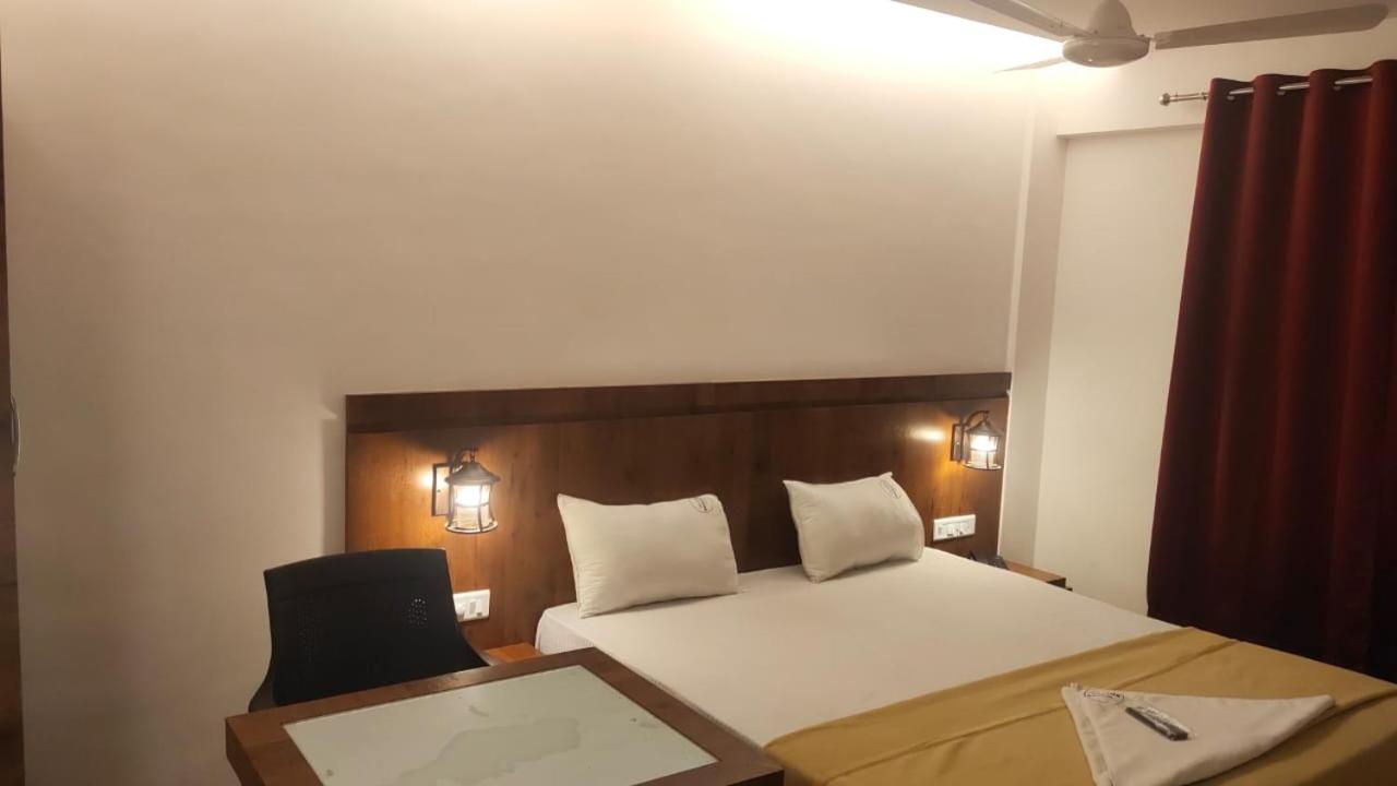 Hotel Anvisha Executive Mangvadi Extérieur photo